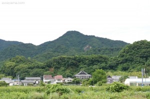 袴腰山